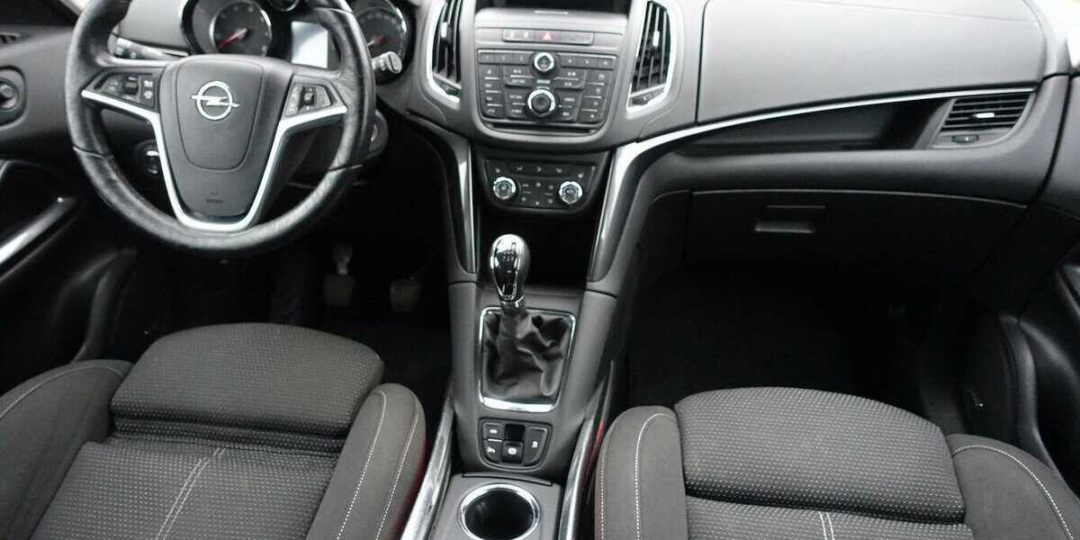 Opel Zafira Tourer Innov. OPC-Line DAB Navi Kamera 7-Si 280.700 km 6.950 &euro; Neumarkt/OPf 92318