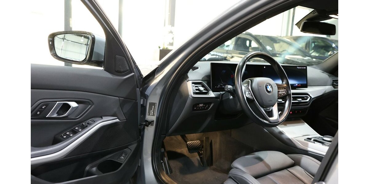 BMW 318d Touring ADVANTAGE CURVED+NAVI, LEDER, LED 67.000 km 26.577 &euro; Hamm 59077