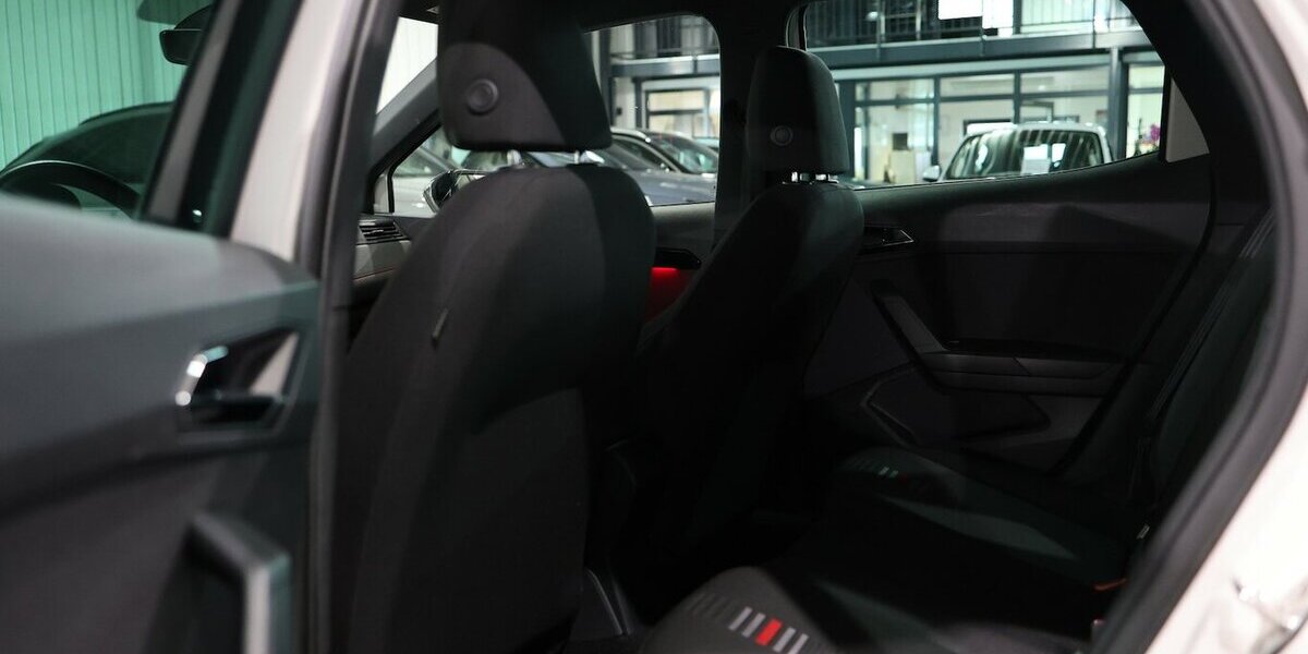 Seat Arona 1.5 TSI XCELLENCE FR-SPORT / WHITE & BLACK 90.000 km 14.881 &euro; Hamm 59077