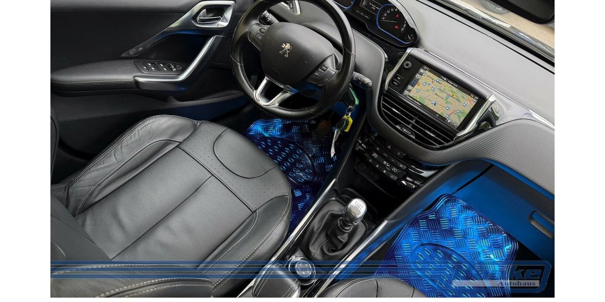 Peugeot 2008 Allure*Pano*Leder*R-Cam*Navi*SHZ*LED*USB* 81.293 km 9.990 &euro; Berlin 13187