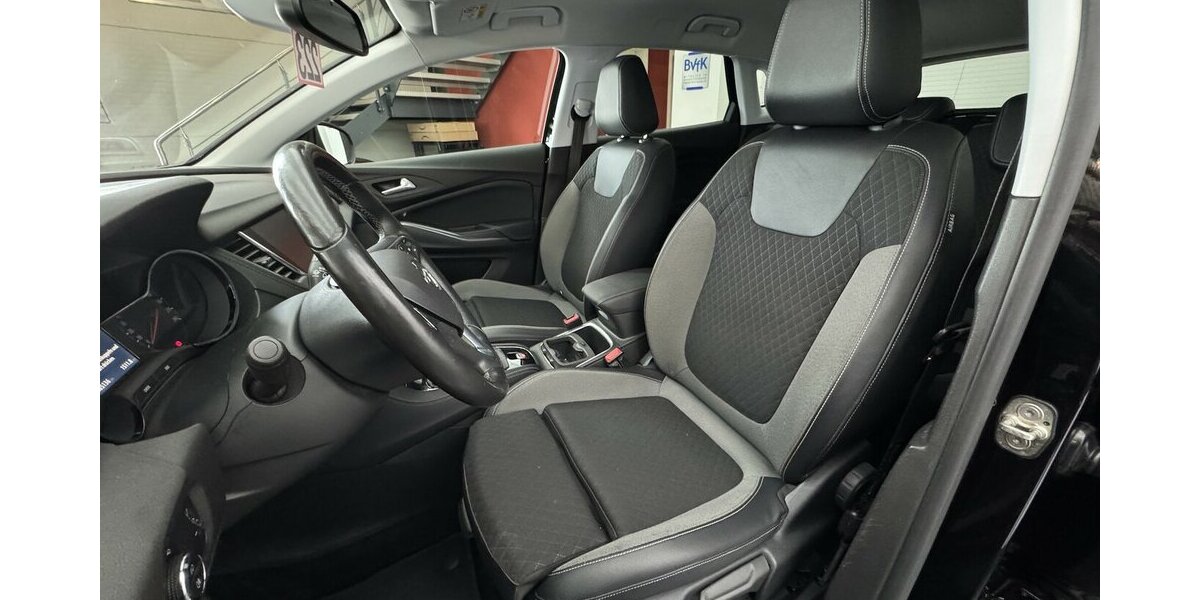 Opel Grandland 1.2 Turbo Innovation Navi Winterpaket 65.200 km 11.999 &euro; Lich 35423