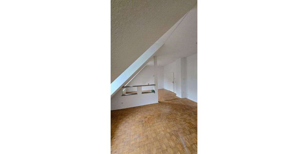 Etagenwohnung Wuppertal Barmen - 4 Zimmer, 102 m&sup2;, 858&euro; | Angebot:27278372