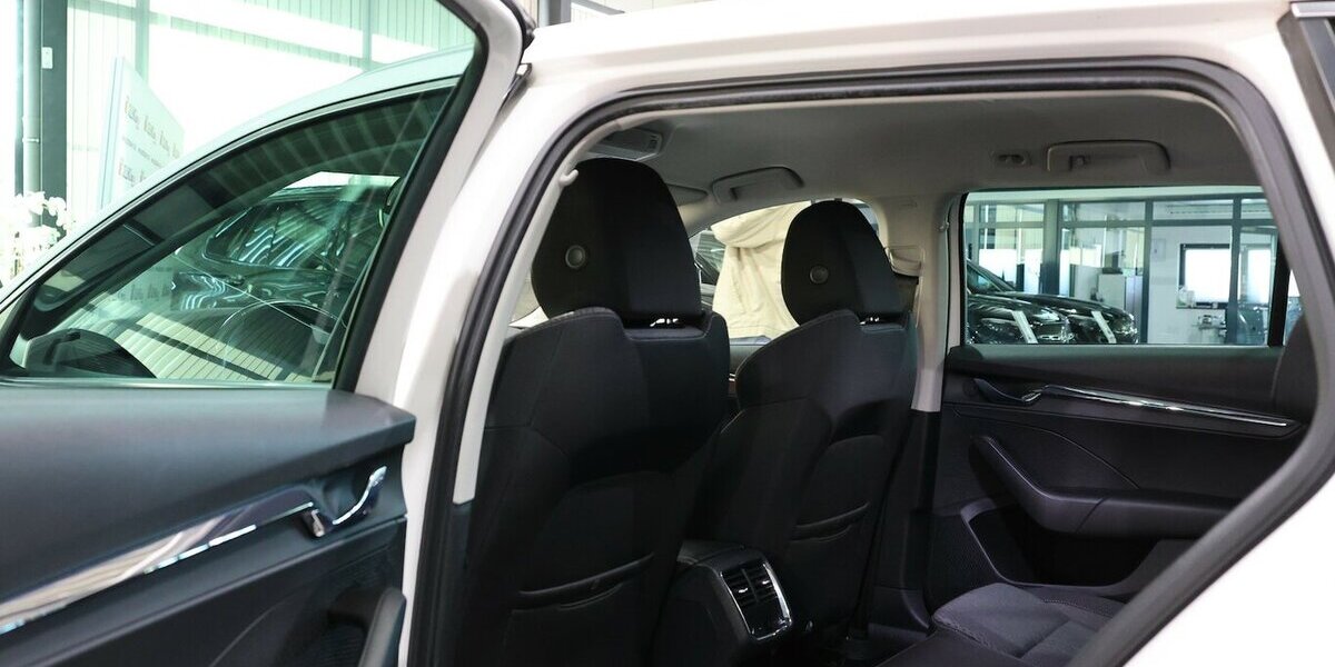 Skoda Octavia Combi 2.0 TDI FIRST-EDITION WHITE / LED 152.000 km 13.444 &euro; Hamm 59077
