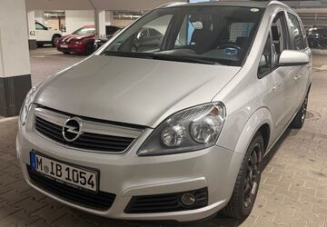 Opel Zafira 185.000 km 4.600 &euro; München 81737