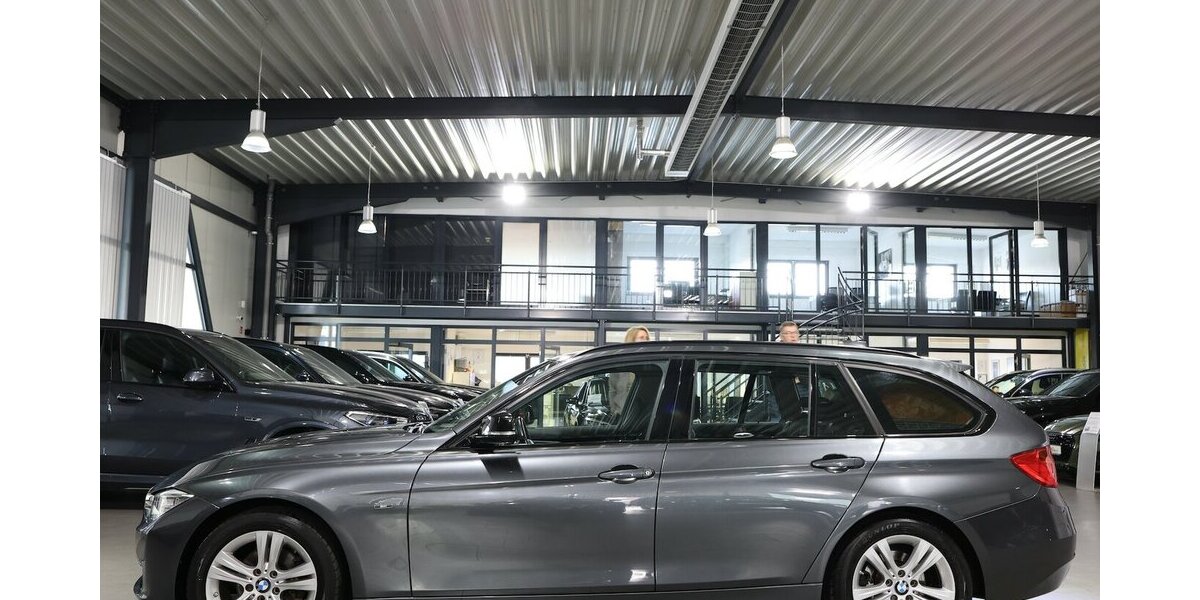 BMW 318d Touring blue PERFORMANCE SPORT / PANORAMA 80.000 km 13.777 &euro; Hamm 59077
