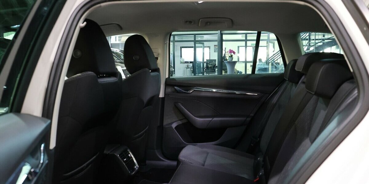 Skoda Octavia Combi 2.0 TDI FIRST-EDITION WHITE / LED 152.000 km 13.444 &euro; Hamm 59077