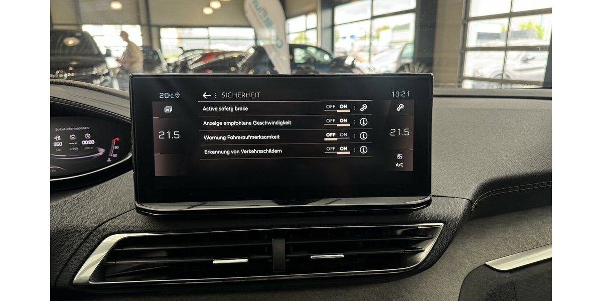 Peugeot 5008 GT 130 BlueHDi 1.Hand Panorama 7 Sitze 29.300 km 27.440 &euro; Lich 35423