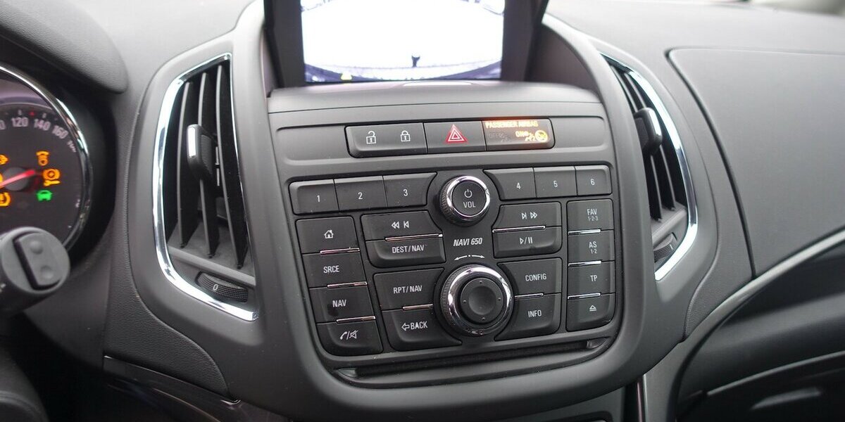 Opel Zafira Tourer Innov. OPC-Line DAB Navi Kamera 7-Si 280.700 km 6.950 &euro; Neumarkt/OPf 92318