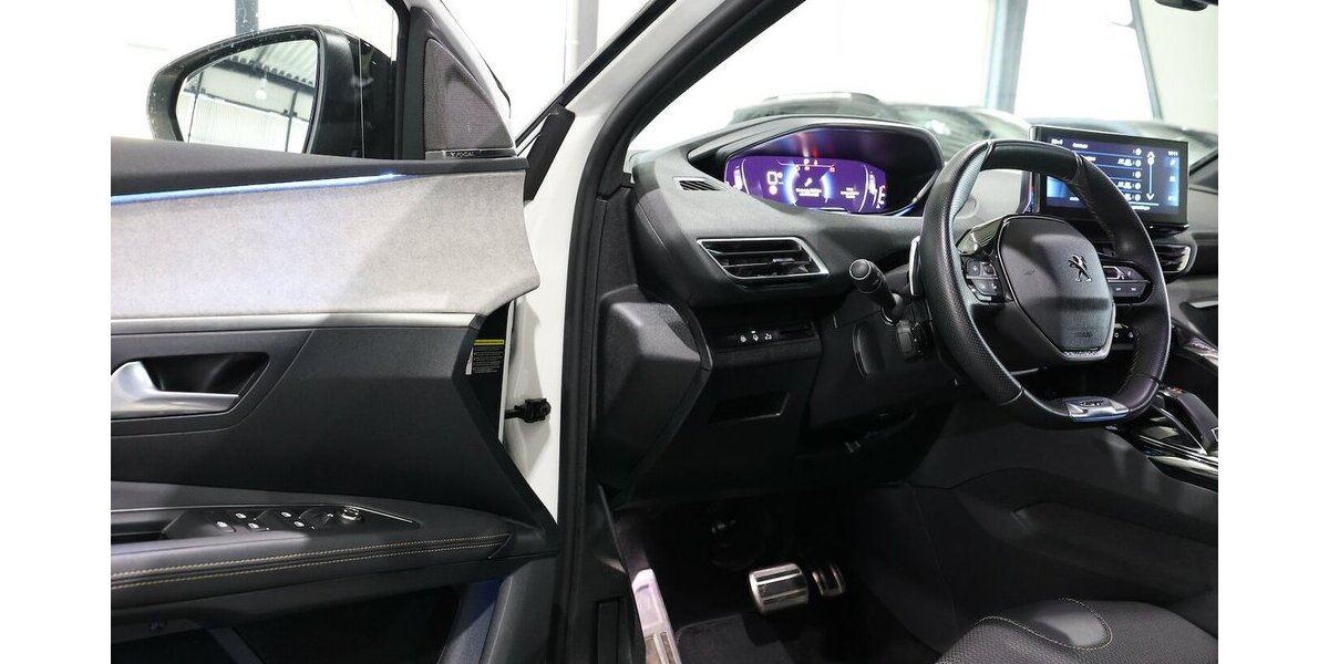 Peugeot 3008 BLUE-HDI GT-SPORT / WHITE & BLACK / SCHÖN 56.000 km 21.777 &euro; Hamm 59077