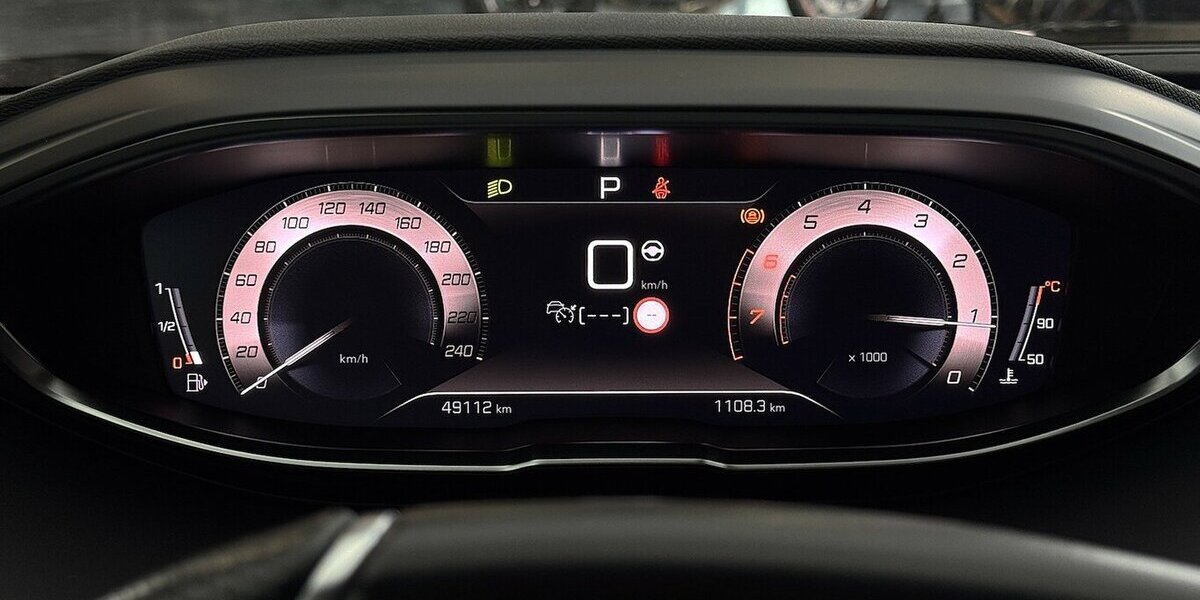 Peugeot 3008 GT 130 Puretech EAT8 1.Hand AHK 49.200 km 21.720 &euro; Lich 35423