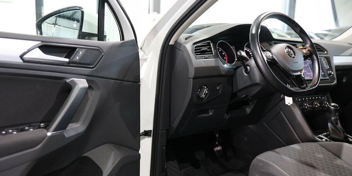 VW Tiguan 1.4 TSI Comfortline BMT WHITE / NAVI-DM 102.000 km 13.991 &euro; Hamm 59077