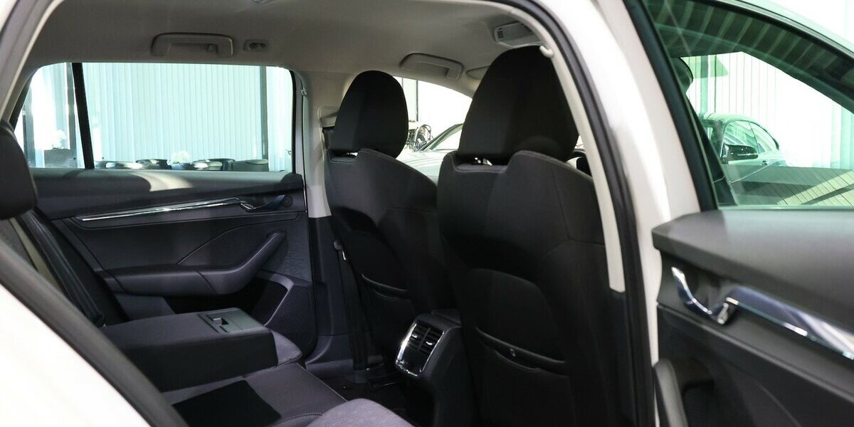Skoda Octavia Combi 2.0 TDI FIRST-EDITION WHITE / LED 152.000 km 13.444 &euro; Hamm 59077