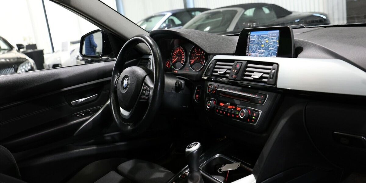 BMW 318d Touring blue PERFORMANCE SPORT / PANORAMA 80.000 km 13.777 &euro; Hamm 59077