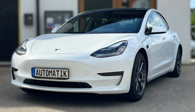 Tesla Model 3 51.900 km 25.490 &euro; Tuttlingen 78532