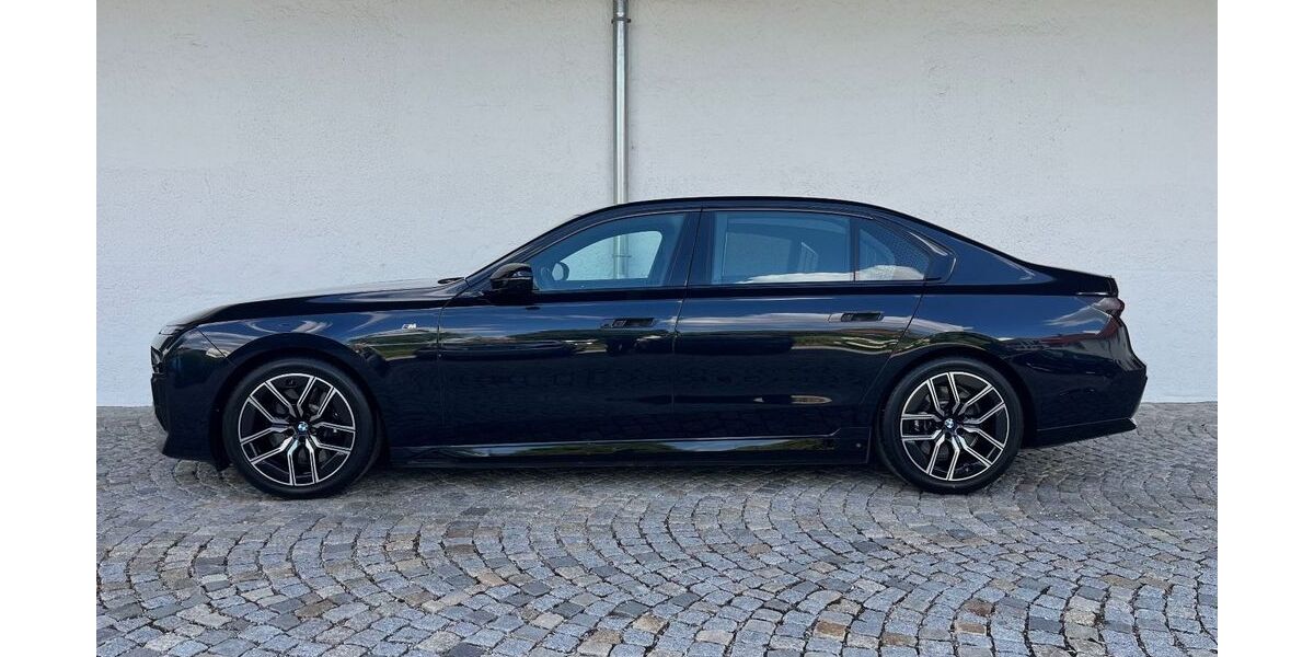 BMW i7 17.061 km 96.490 &euro; München 81245