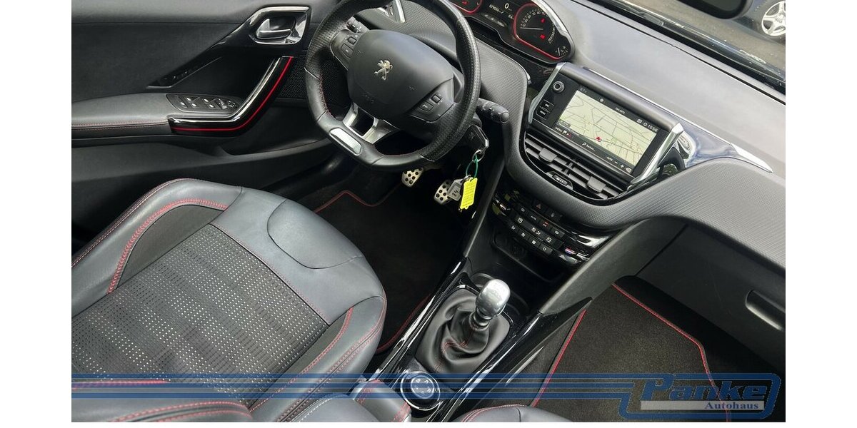 Peugeot 2008 1.2 PT 130 Allure*Pano*Navi*Leder*1-Hand* 79.035 km 10.990 &euro; Berlin 13187