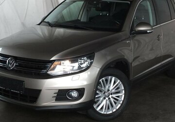 VW Tiguan WM26:CUP SPORT NAVI PARKPILOT TEMPOMAT 88.859 km 10.908 &euro; Köln 50858