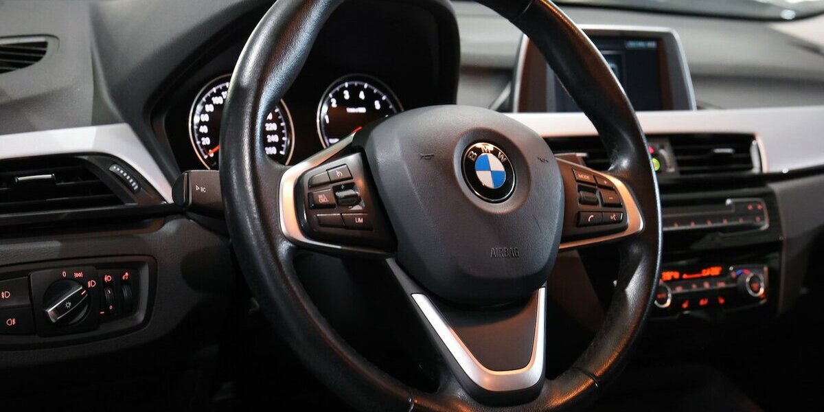 BMW X1 sDrive 18i Advantage WHITE / AUTOMATIK / 89.000 km 16.331 &euro; Hamm 59077