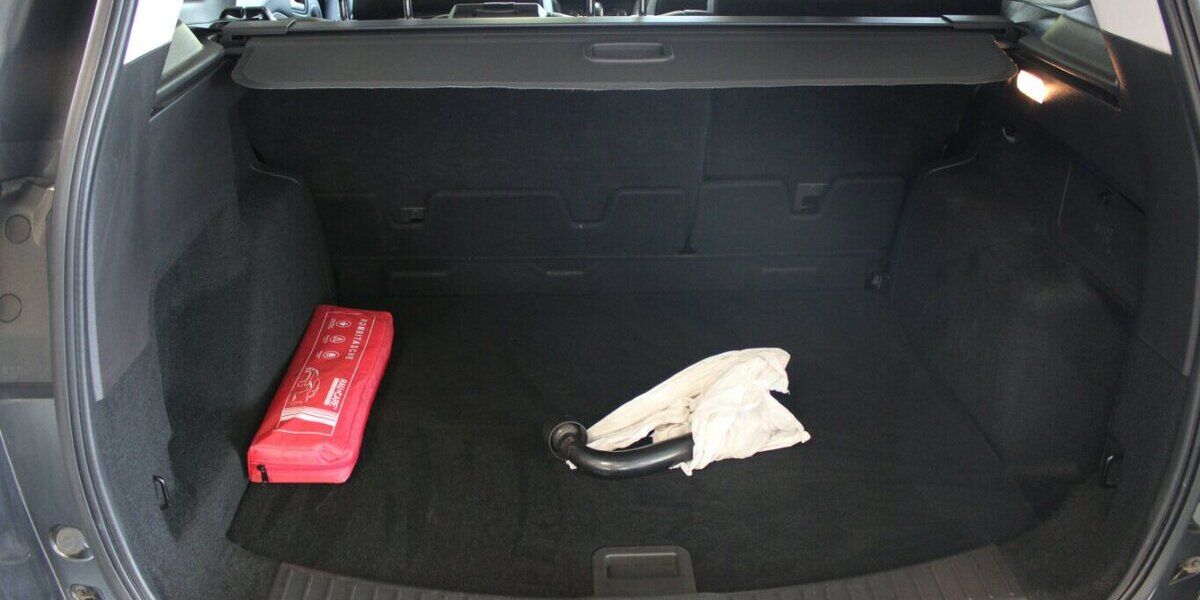 Ford Kuga 1.5 4x4 Aut. Vignale - AHK - 100.182 km 15.980 &euro; Euskirchen 53881