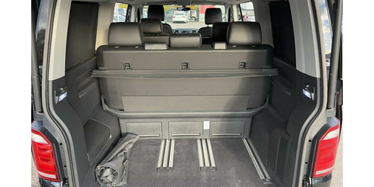 VW T6 Multivan GENERATION SIX/4x4/KAMERA/7-SITZER 231.260 km 25.900 &euro; Villingen-Schwenningen 78054
