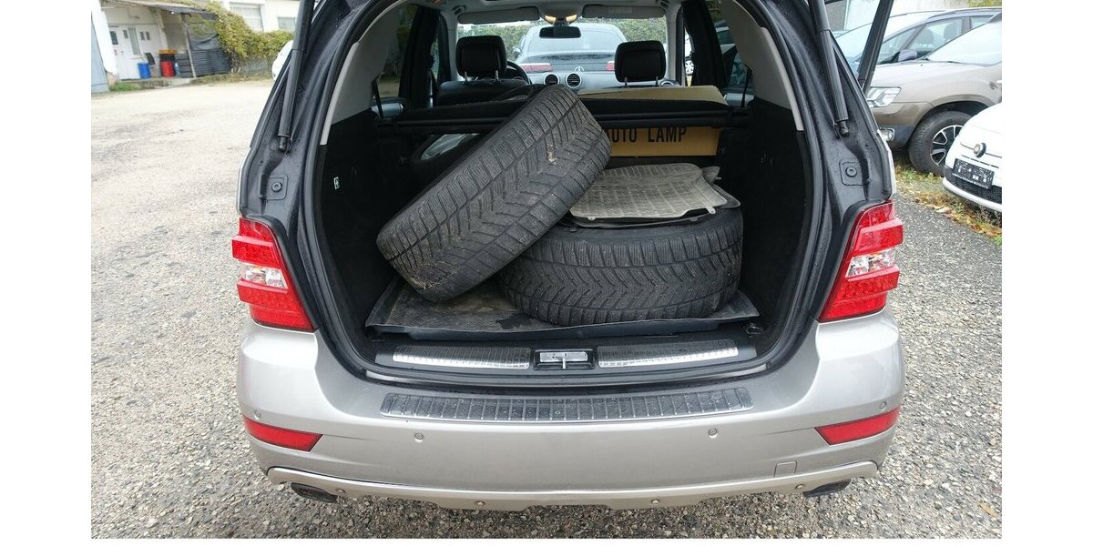Mercedes-Benz ML 320 CDI Bi-Xenon Sportp. AHK 8x Alu eGHSD Memor 303.200 km 7.950 &euro; Neumarkt/OPf 92318