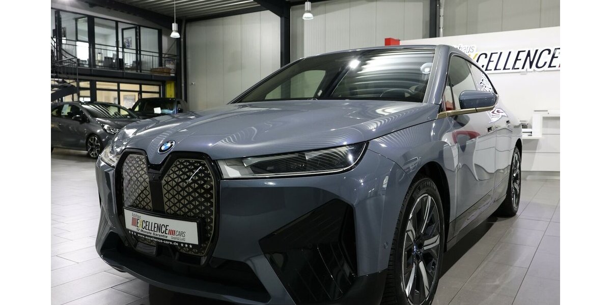 BMW iX 40 xDrive SPORT TITAN GLAS STORM EINZELSTÜCK 79.000 km 39.999 &euro; Hamm 59077