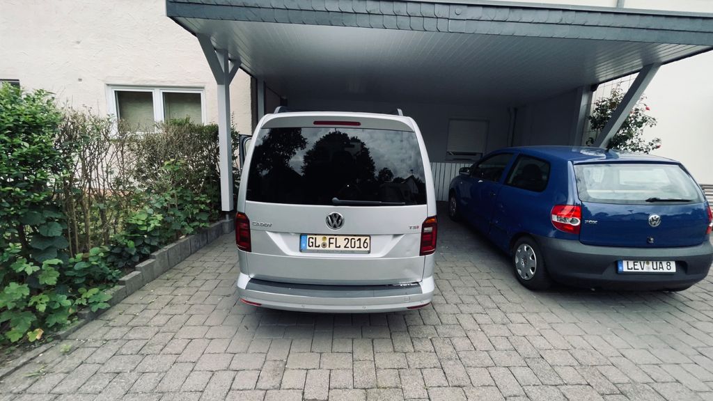 VW Caddy 143.241 km 15.900 &euro; Rösrath 51503