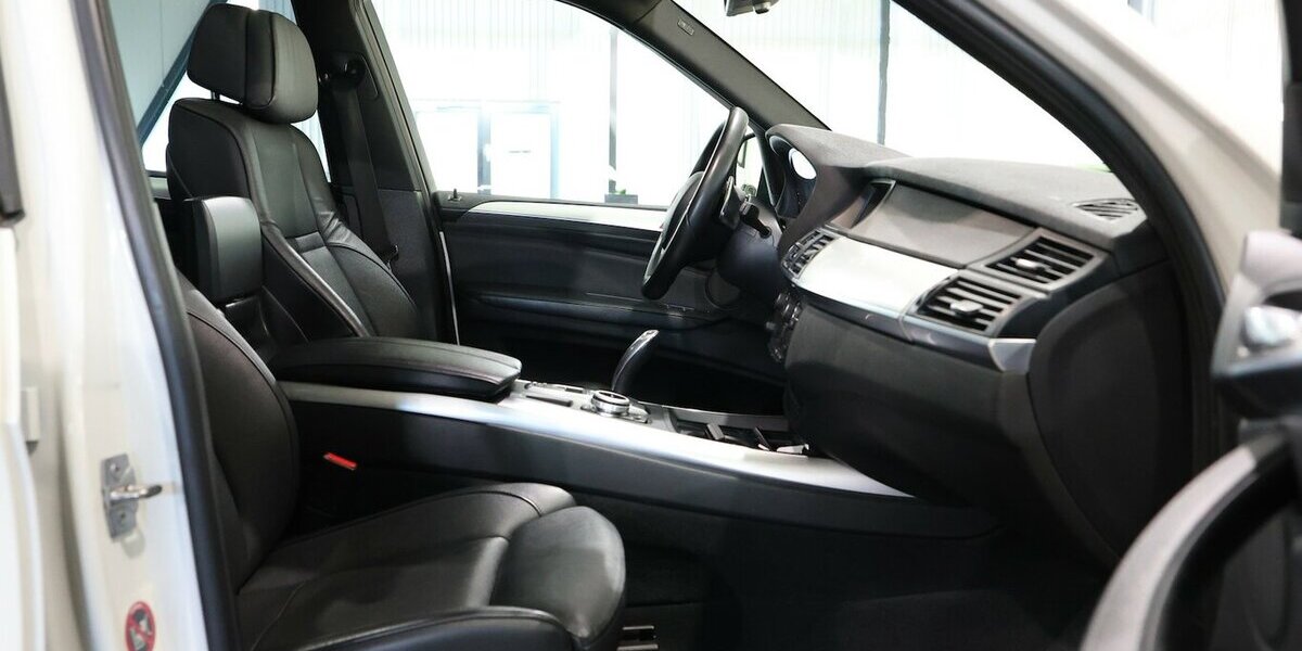 BMW X5 M xDrive50i WHITE M-SPORTPAKET / PANORAMA 66.000 km 17.902 &euro; Hamm 59077