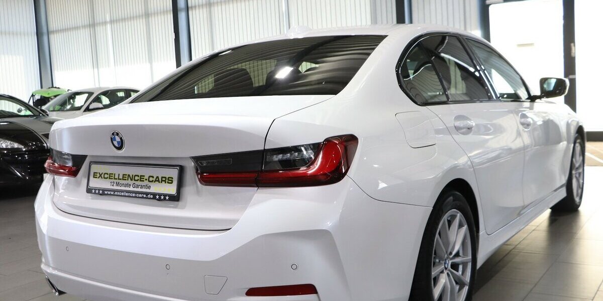 BMW 320d LIMOUSINE xDrive BUSINESS / CURVED / LED 68.000 km 27.883 &euro; Hamm 59077
