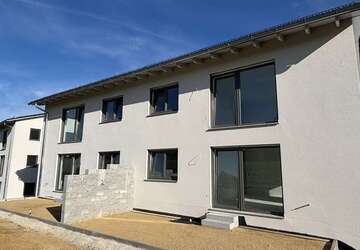 Wohnung Ergoldsbach Langenhettenbach - 4 Zimmer, 97 m&sup2;, 1.090&euro; | Angebot:27316424