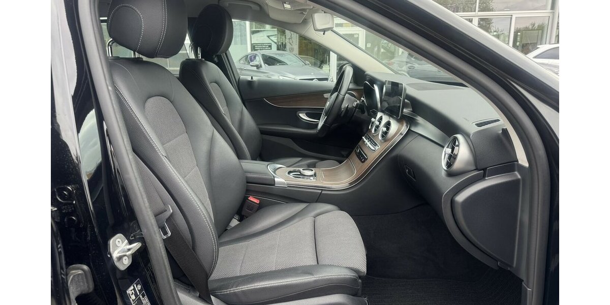 Mercedes-Benz C 220 d 4 MATIC T- MODELL/KAMERA/AHK/NAVI/1.HAND 60.042 km 24.800 &euro; Villingen-Schwenningen 78054