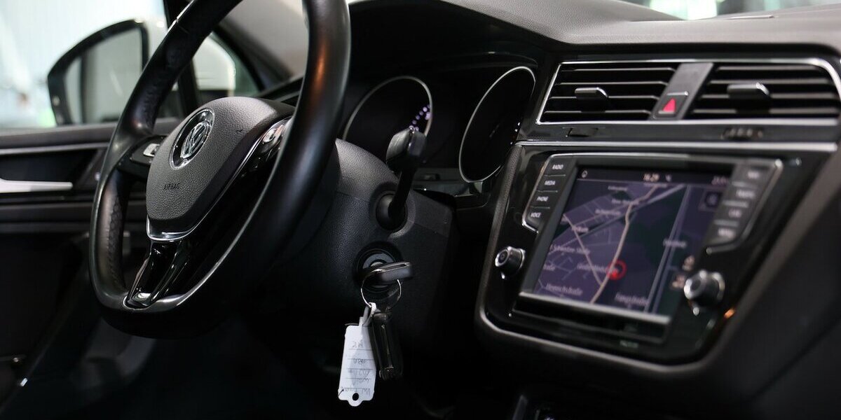 VW Tiguan 1.4 TSI Comfortline BMT WHITE / NAVI-DM 102.000 km 13.991 &euro; Hamm 59077