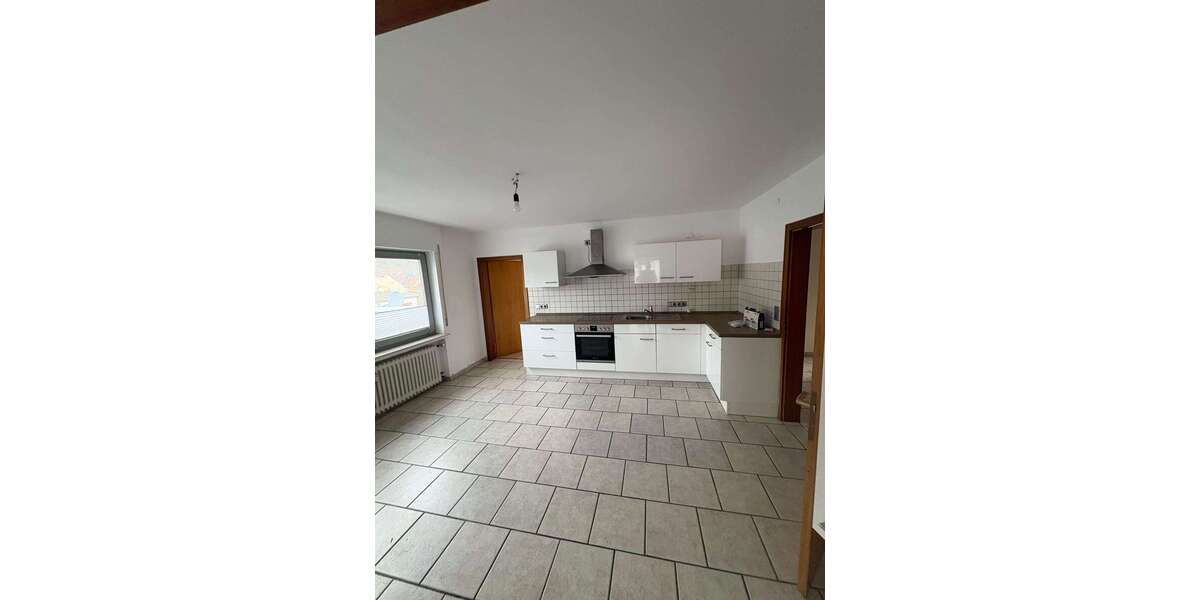 Etagenwohnung Hönningen - 4 Zimmer, 95 m&sup2;, 890&euro; | Angebot:27292125