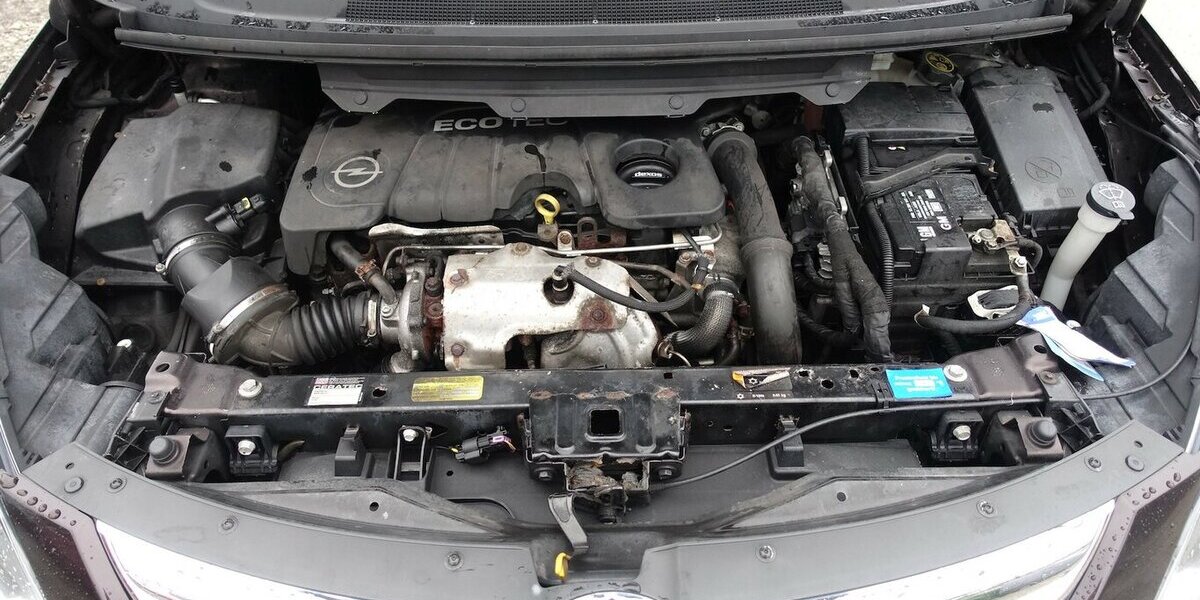 Opel Zafira Tourer Innov. OPC-Line DAB Navi Kamera 7-Si 280.700 km 6.950 &euro; Neumarkt/OPf 92318