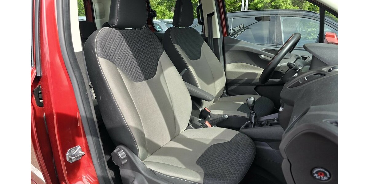 Ford Tourneo Courier 1.5 TDCI/NAVI/KAMERA/1.HAND 90.365 km 10.900 &euro; Villingen-Schwenningen 78054