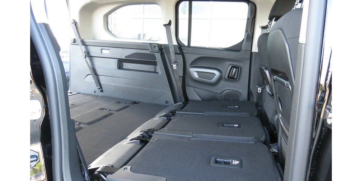 Fiat Doblo Maxi Kombi 130 / 7-Sitze + Vollausstattung 10.280 km 24.990 &euro; Münchenbernsdorf 07589