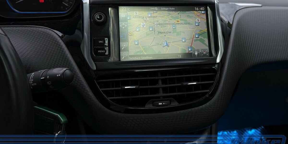 Peugeot 2008 Allure*Pano*Leder*R-Cam*Navi*SHZ*LED*USB* 81.293 km 9.990 &euro; Berlin 13187