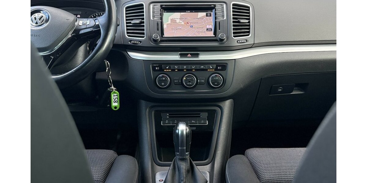 VW Sharan 2.0 TDI Comfortline 7.SITZ/NAVI/SHZ/DSG 107.728 km 20.900 &euro; Villingen-Schwenningen 78054