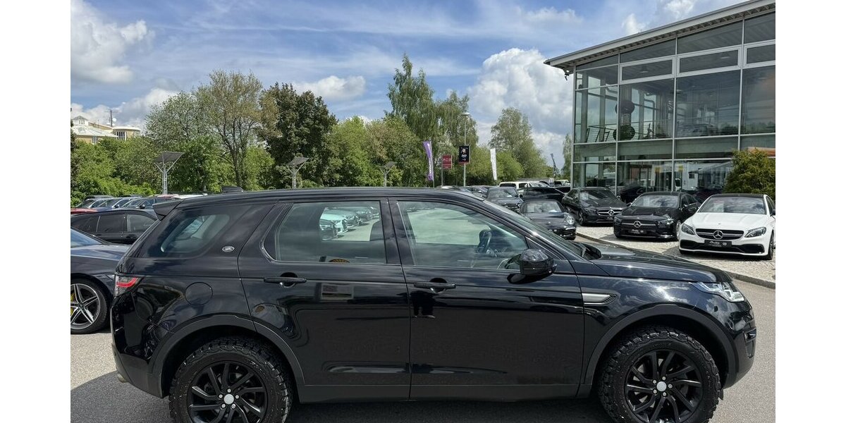 Land Rover Discovery Sport 2.0 Td4 SE AWD/AHK/KAMERA/KLIMA 111.402 km 13.900 &euro; Villingen-Schwenningen 78054